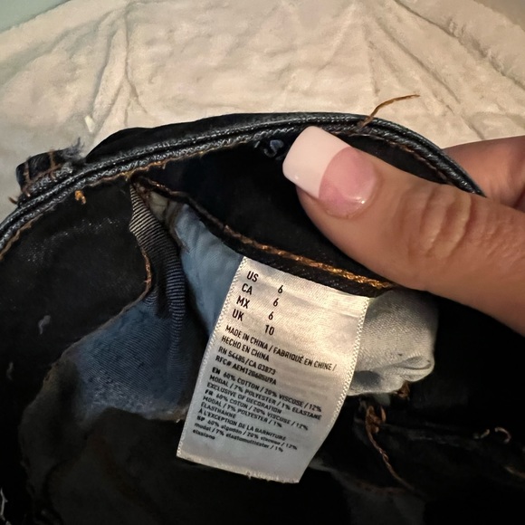 American Eagle Hi-Rise Shortie - Picture 3 of 3